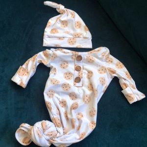 Caden Lane Cookie Print Baby Set - White and Brown